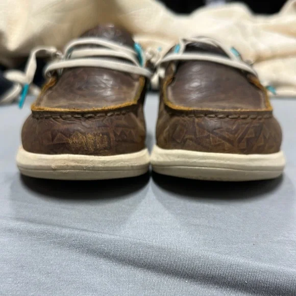 Ariat Embossed Brown Leather Hilos with Turquoise Accents - Picture 6 of 6